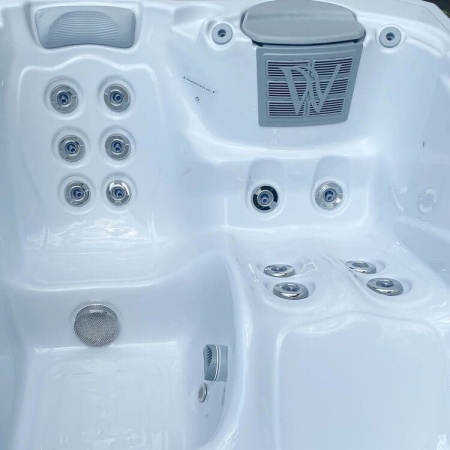 Мини спа-бассейн Wellis Manhattan Life Мини спа-бассейн Wellis Manhattan Life