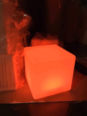 Светильник Куб 40 с питанием от АКБ, RGB Светильник Куб 40 с питанием от АКБ, RGB